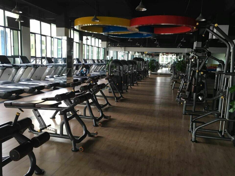 健身房器材